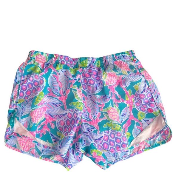 Lilly Pulitzer Ocean Trail shorts in Maldives Green Turtle Wave, Luxletic Small - Picture 1 of 5